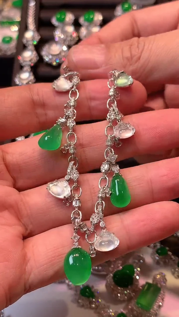 吊坠(不含链)18K金镶嵌翡翠翡翠