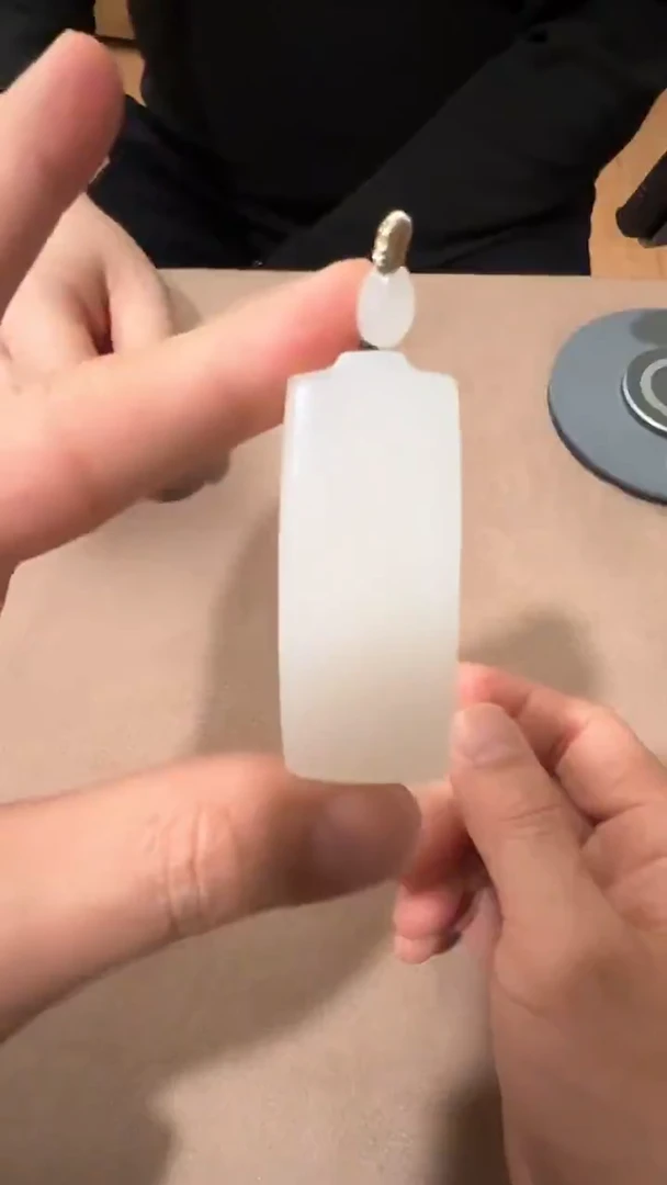 未镶嵌珠链定制和田玉吊坠