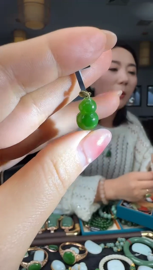 吊坠(不含链)18K金镶嵌和田玉多样性发货拍一发一