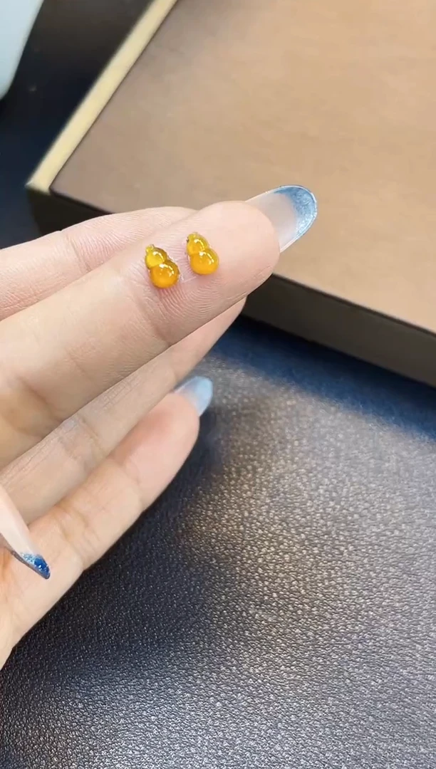 裸石翡翠晓梅05满色冰黄翡葫芦一对6.5*4.1*1.9