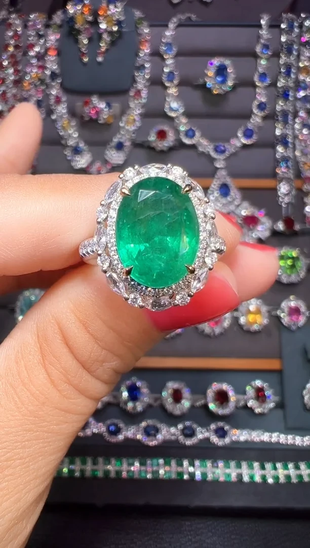 18K金镶嵌戒指祖母绿GUILD VVG.0