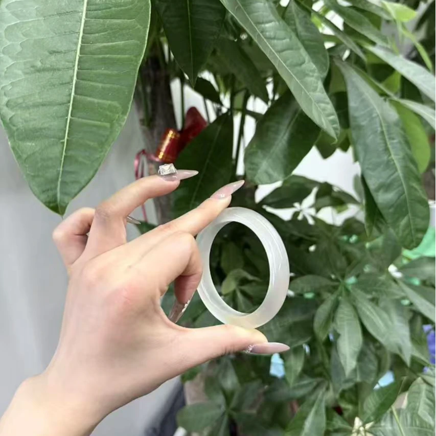 香槟色手镯女款时尚冰透