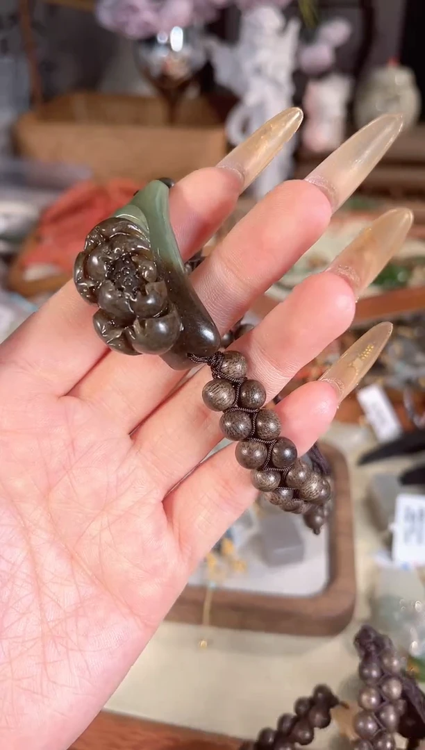 未镶嵌手链和田玉多样性发其一