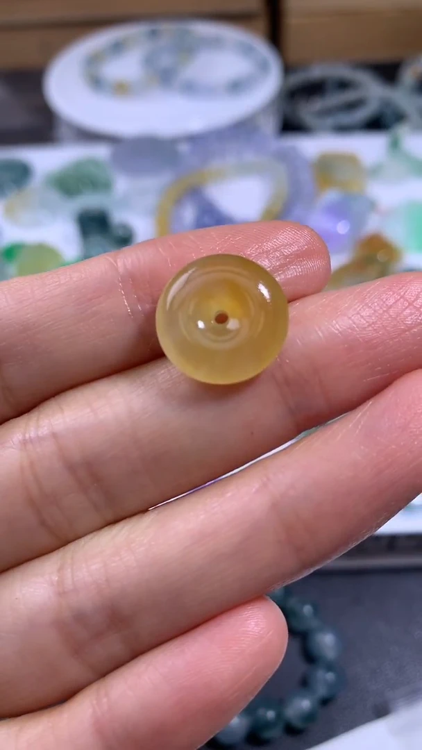 定制翡翠未镶嵌金****频定制翡翠 未镶嵌