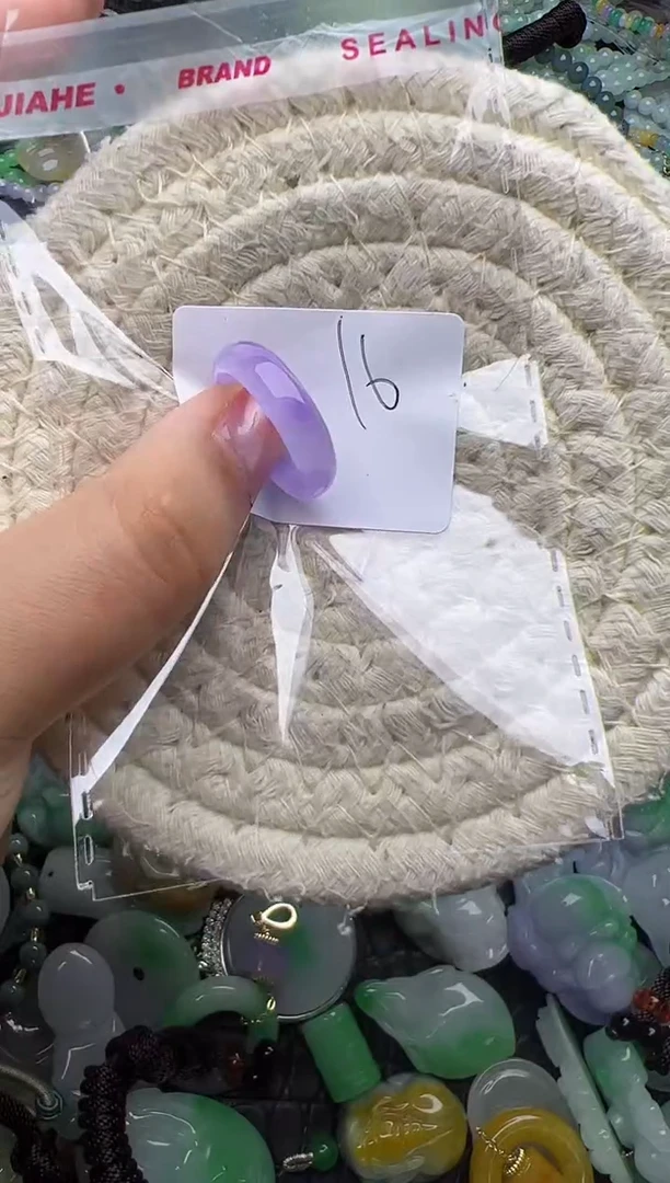 颈饰未镶嵌翡翠天然缅甸翡翠吊坠