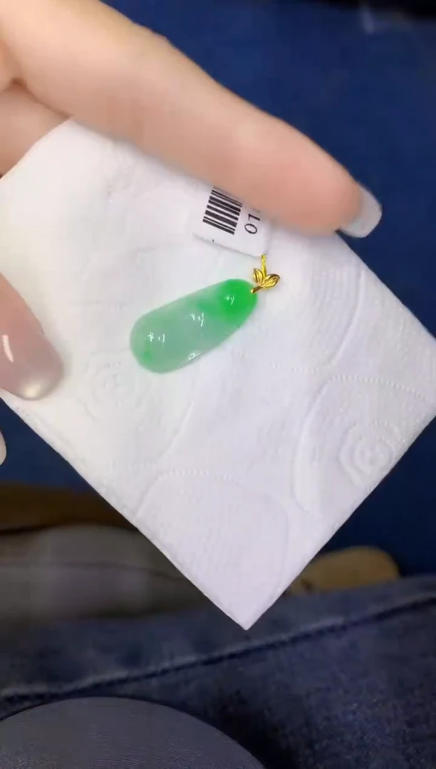 颈饰18K金镶嵌翡翠缅甸天然翡翠A货