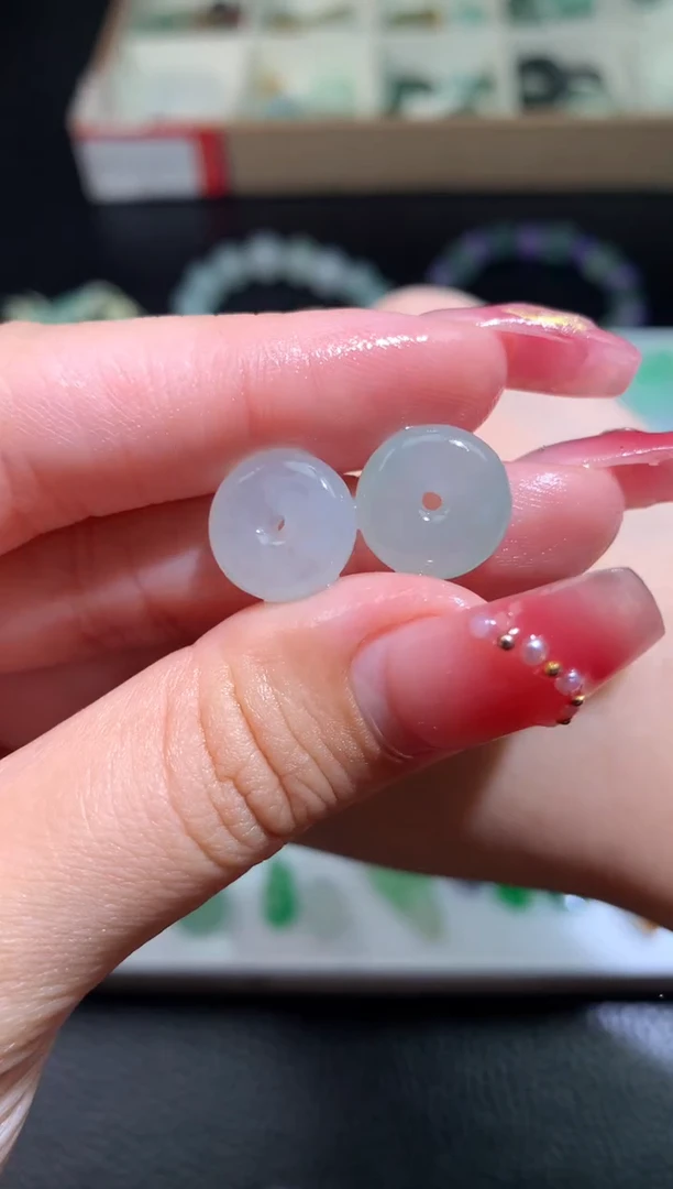 定制翡翠未镶嵌扣子