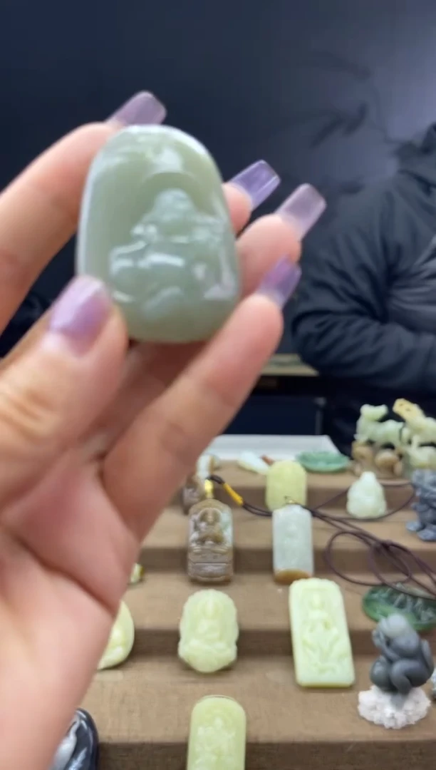 颈饰未镶嵌和田玉1