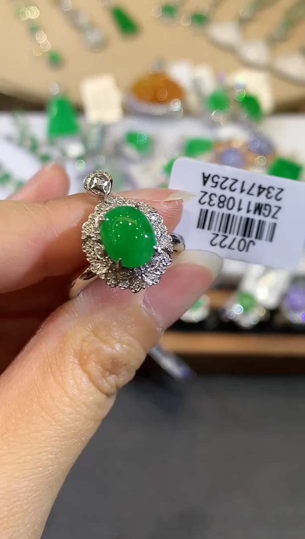 翡翠戒指18K金镶嵌J0722 多样性发其一