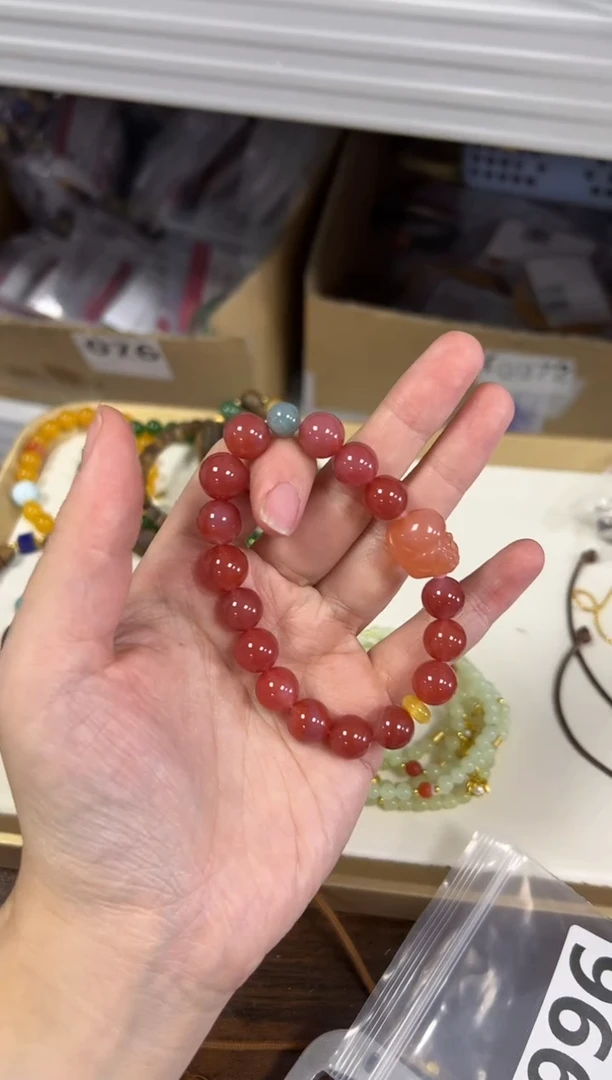 未镶嵌手链玛瑙/玉髓粉糯盐源玛瑙貔貅款手链[2996]