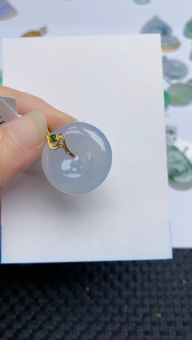 翡翠18K金镶嵌颈饰天然翡翠A货