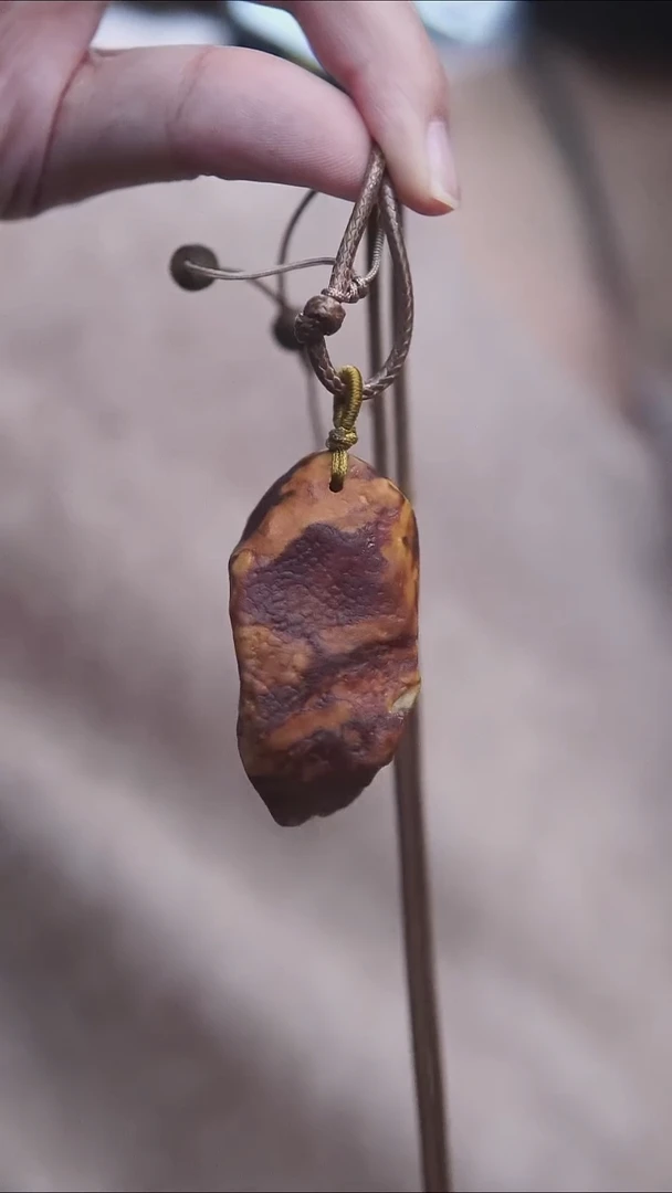 琥珀颈饰未镶嵌蜜蜡吊坠