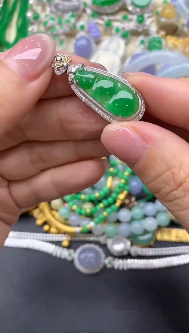 【闪购商品】翡翠颈饰18K金镶嵌534中国好珍宝