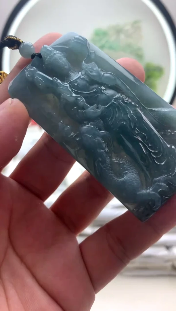 颈饰未镶嵌翡翠虚空