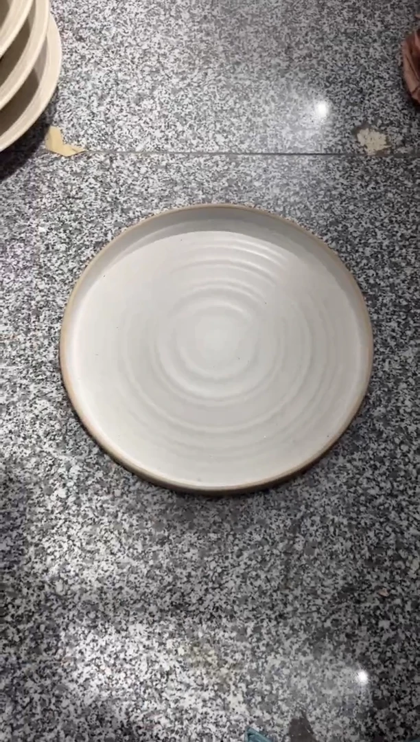 【闪购商品】瓷宜家粗陶10.8寸螺纹平盘1个装