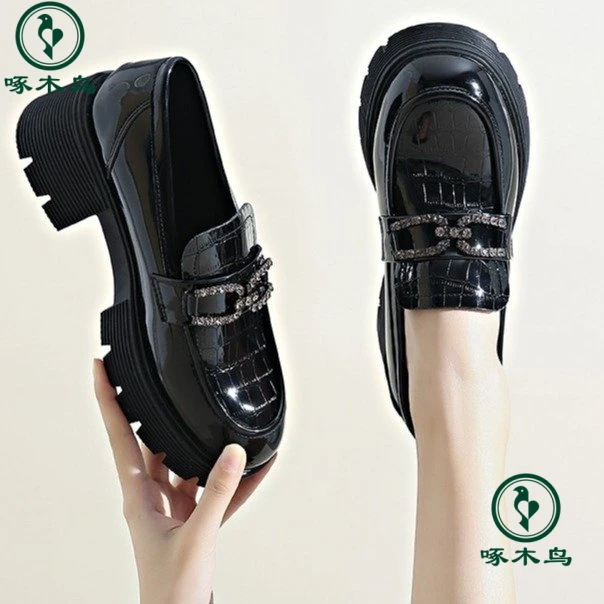 啄木鸟真皮英伦风圆头小皮鞋女百搭2025春季新款厚底水钻乐福鞋