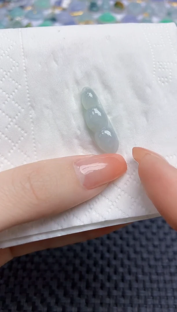 【闪购商品】翡翠颈饰未镶嵌天然翡翠A货