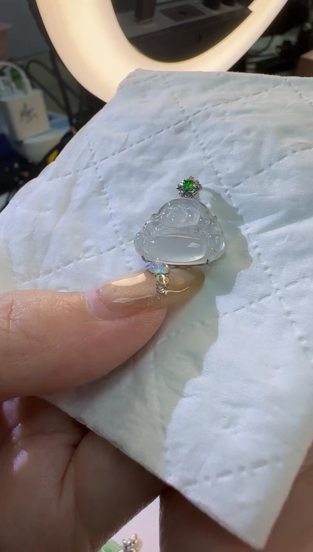 翡翠18K金镶嵌颈饰翡翠缅甸A货