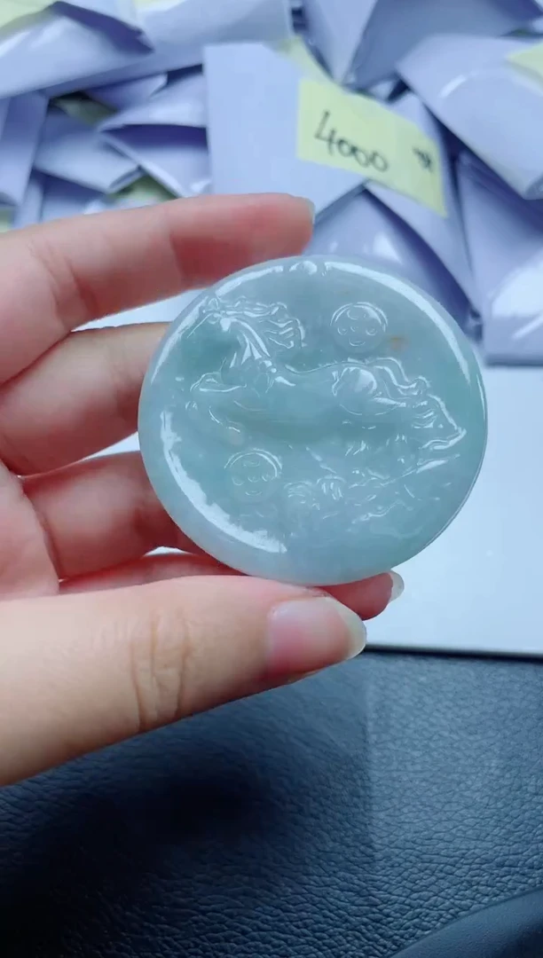 翡翠未镶嵌颈饰
