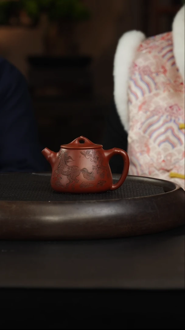 茶壶紫砂35 龙山朱砂 高石瓢 龙马精神