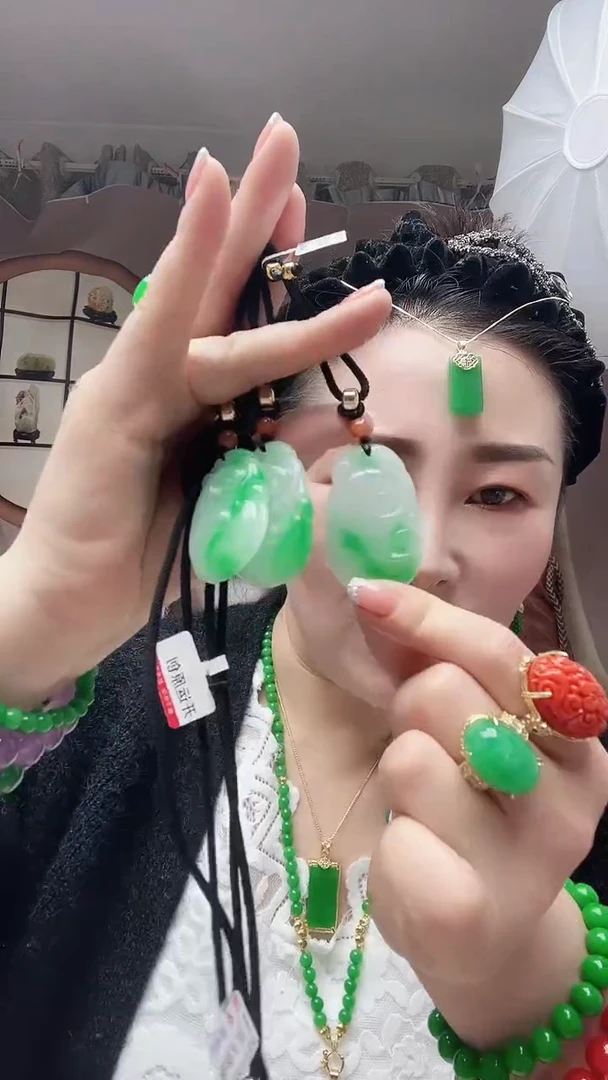 【闪购商品】翡翠颈饰未镶嵌C35号