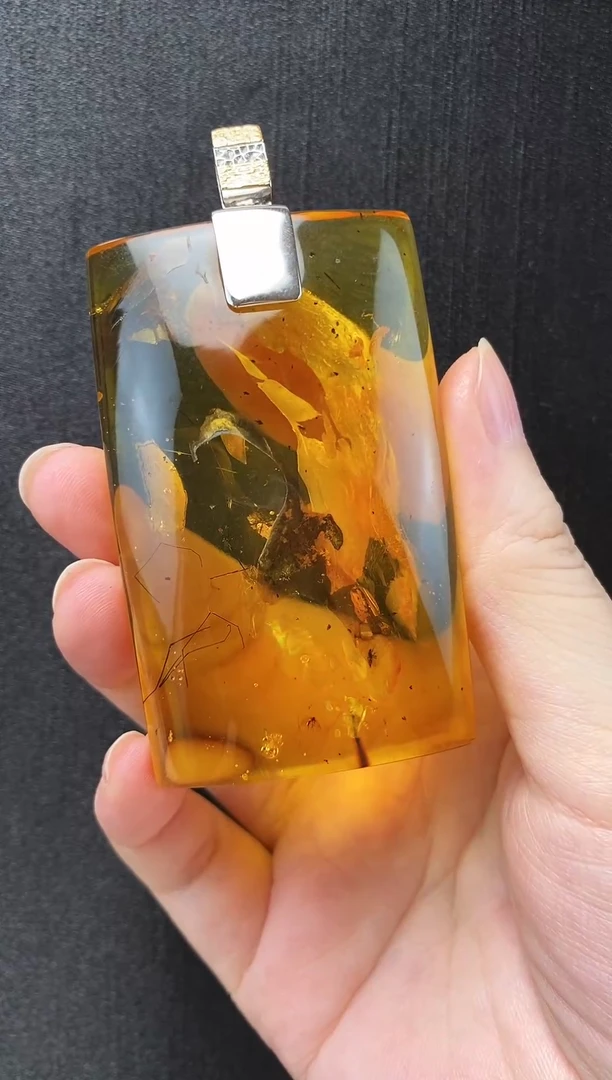 无非金属设计款吊坠