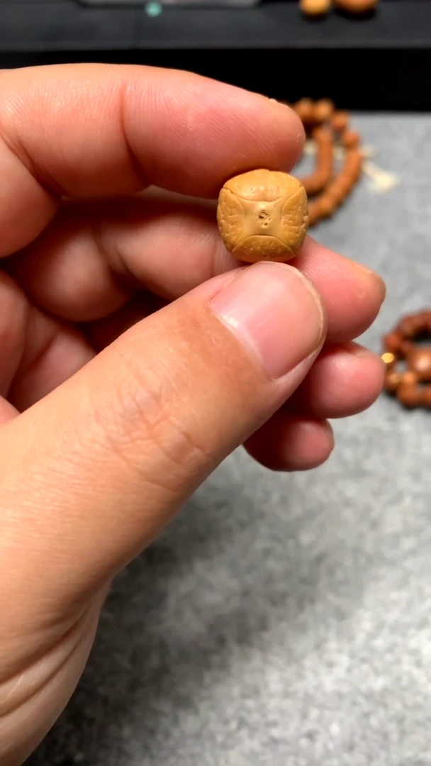 吊坠凤眼菩提13mm实心麒麟