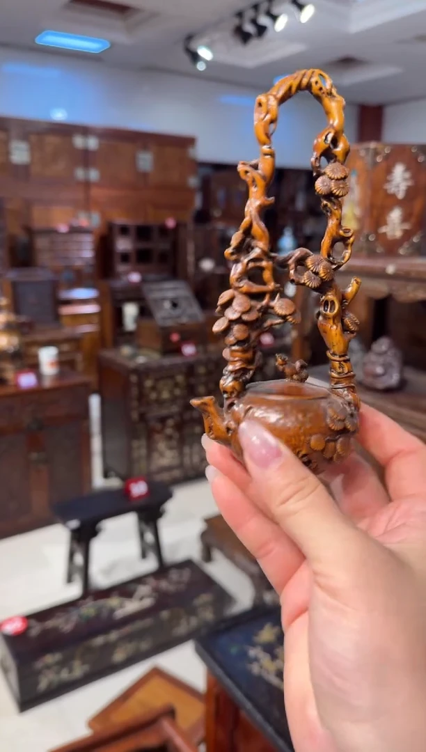 木木头款黄杨木提梁壶260.8888888