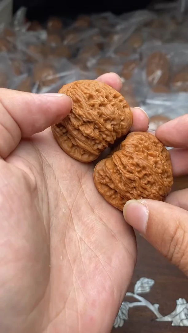 【闪购商品】文玩核桃把件A40号39尺绣球