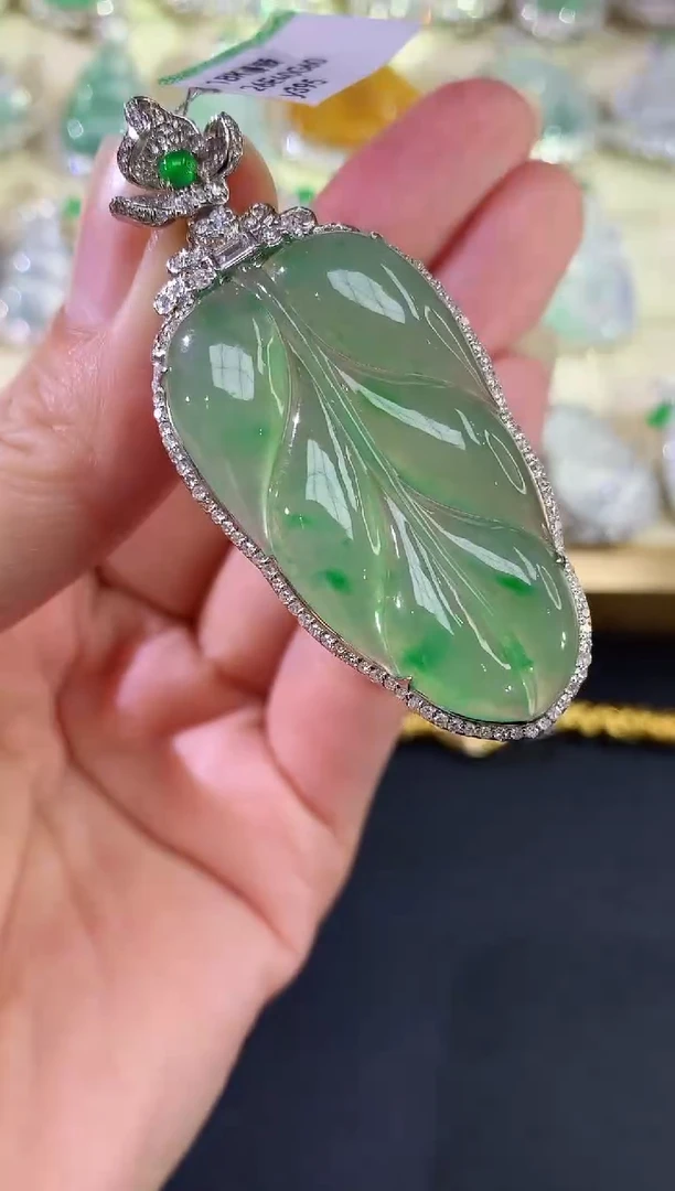 吊坠(不含链)18K金镶嵌翡翠276|