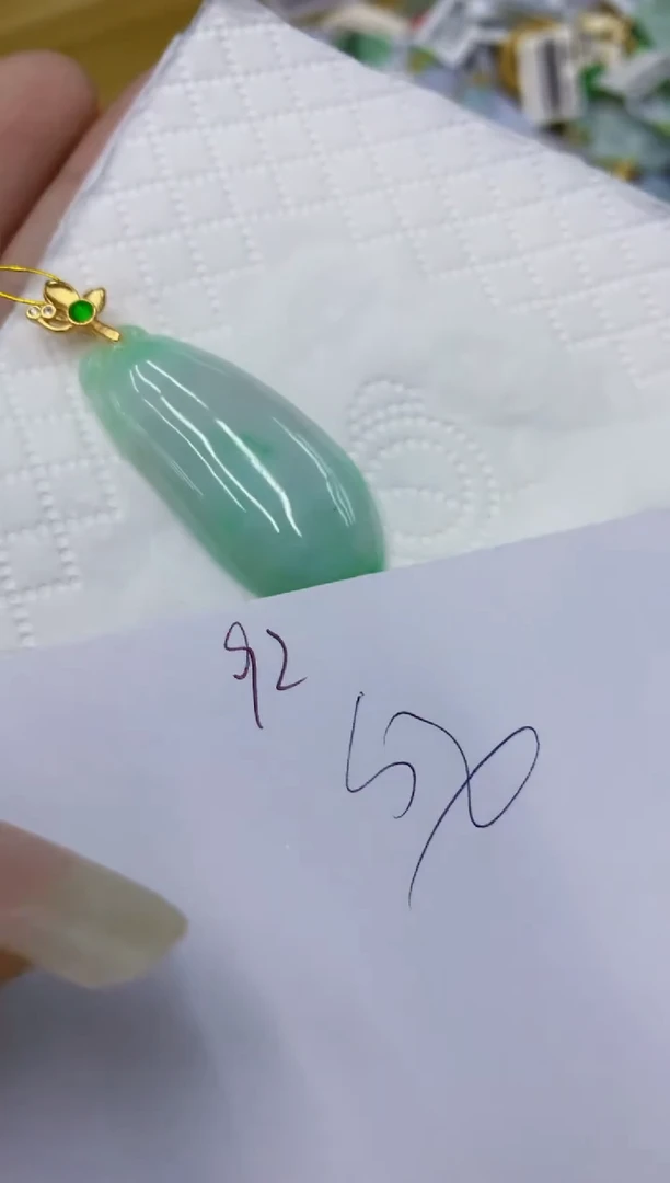 翡翠未镶嵌颈饰11111111111