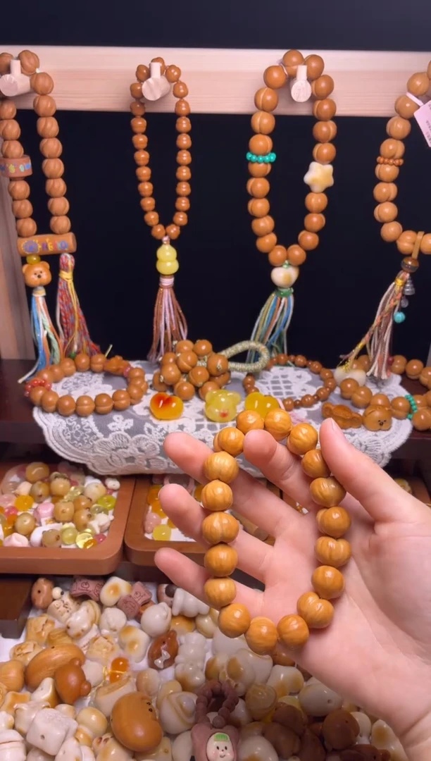 吊坠猴头核桃简**单全品聚宝盆粉蕾丝流苏手持