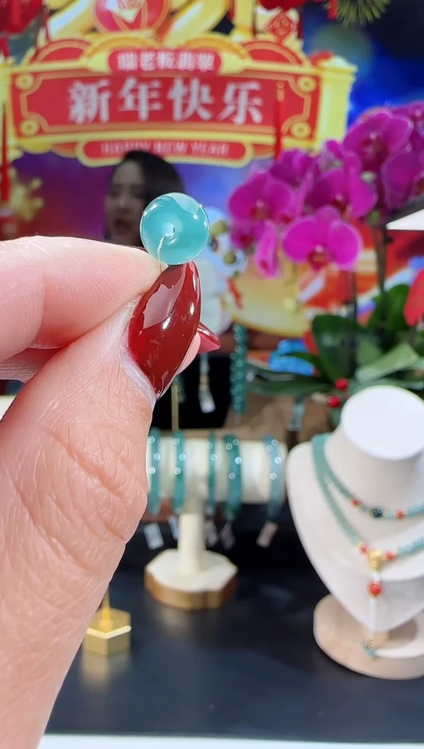 【闪购商品】翡翠吊坠(不含链)未镶嵌面包扣多样性发一