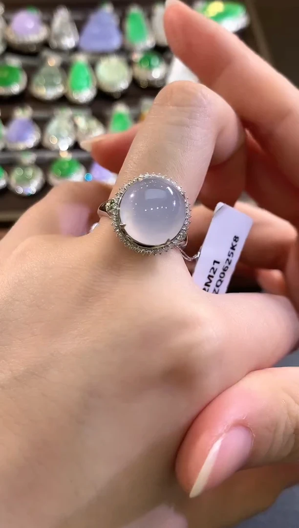 18K金镶嵌戒指翡翠d47