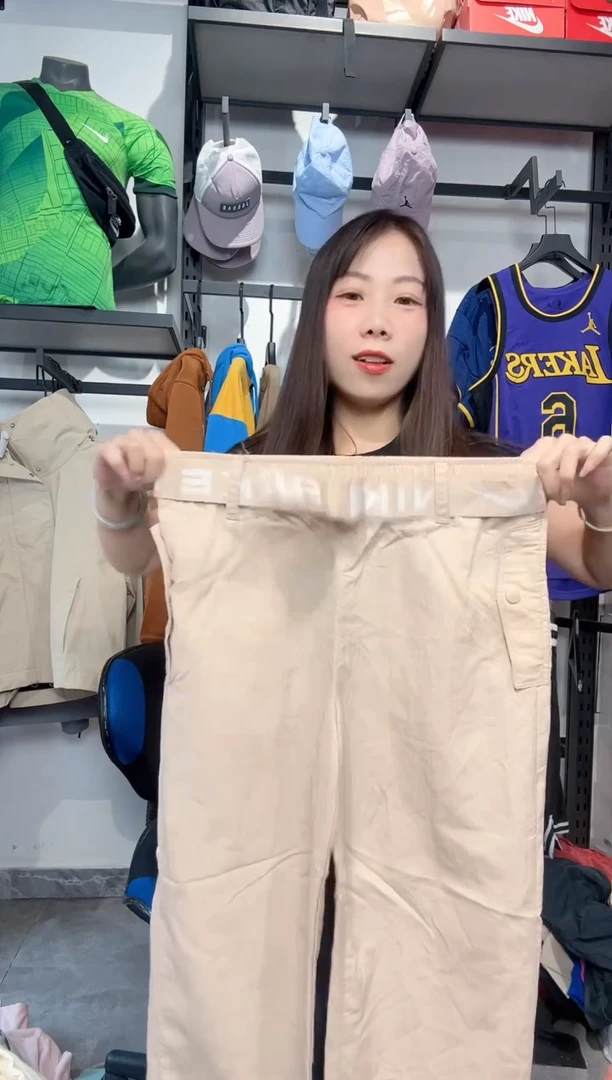 1622  编码 瑕疵款直播间过款为准 尺码 140