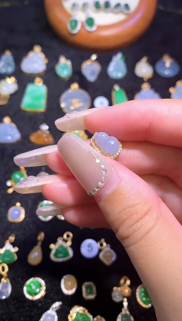 颈饰银S925镶嵌翡翠天然a货