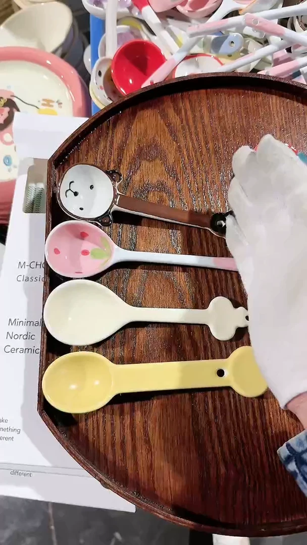 【闪购商品】瓷片4个勺子微瑕 凑满20元包邮