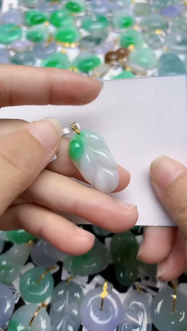 翡翠未镶嵌颈饰天然翡翠A货
