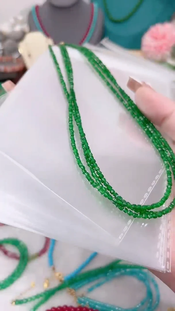 银S925镶嵌颈饰石榴石（沙弗莱）方99