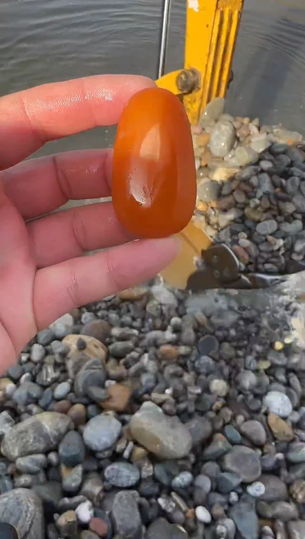 未镶嵌和田玉（糖玉）珠宝奇石1