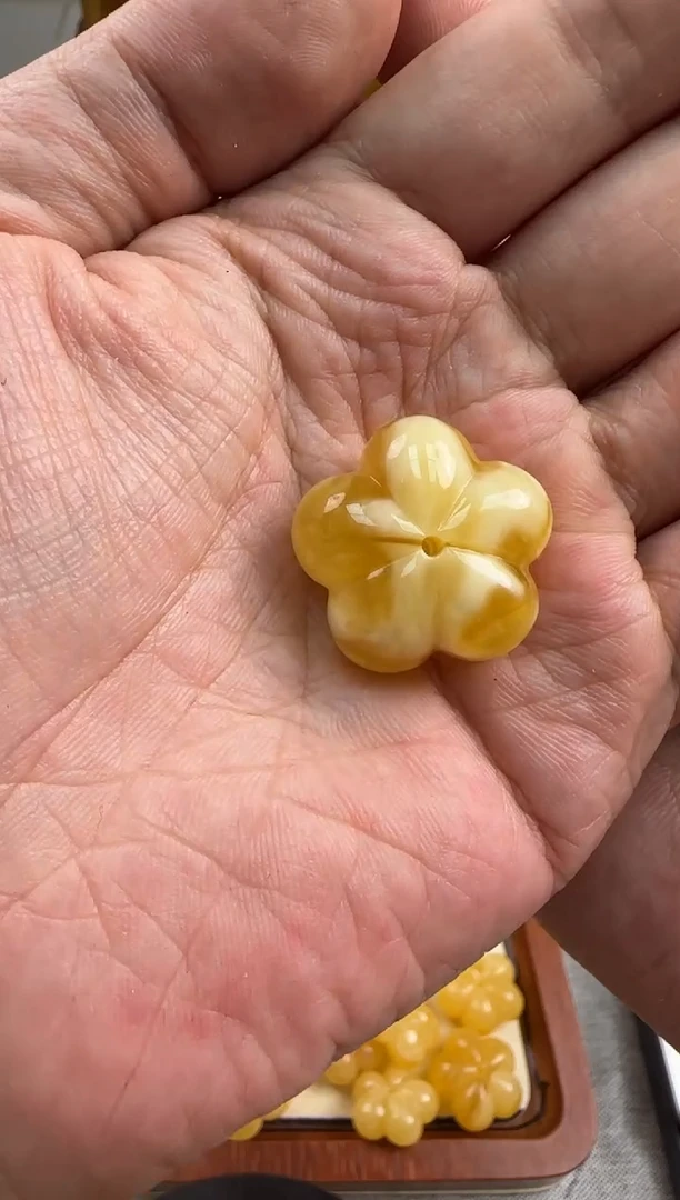 蜜蜡未镶嵌珠宝奇石微瑕