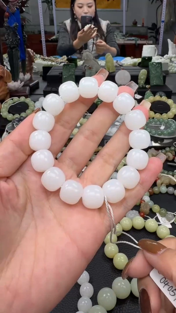 未镶嵌手链和田玉俄白玉卡14