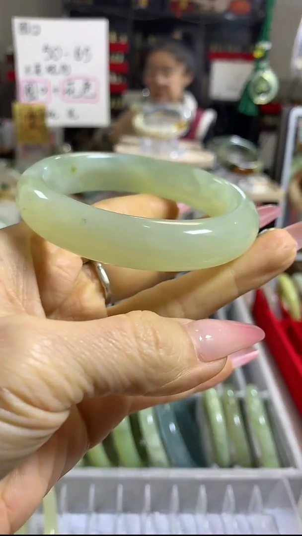 未镶嵌岫玉手镯5  58+ 包容