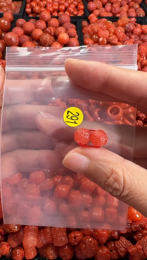 南红玛瑙未镶嵌颈饰1