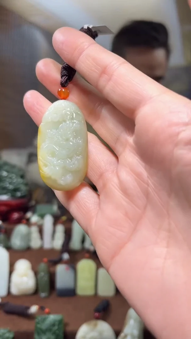 颈饰未镶嵌和田玉·