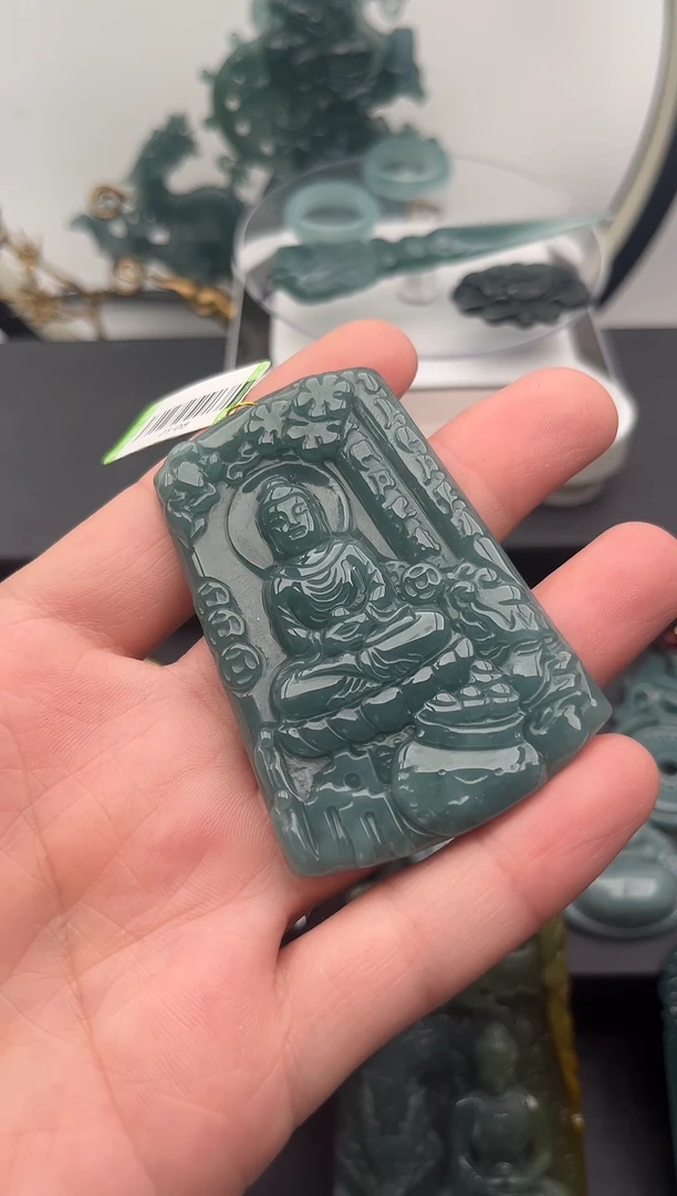 颈饰未镶嵌翡翠猛****！10