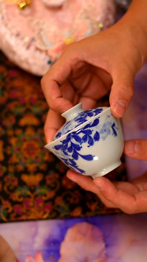 196青花盖碗青花盖碗