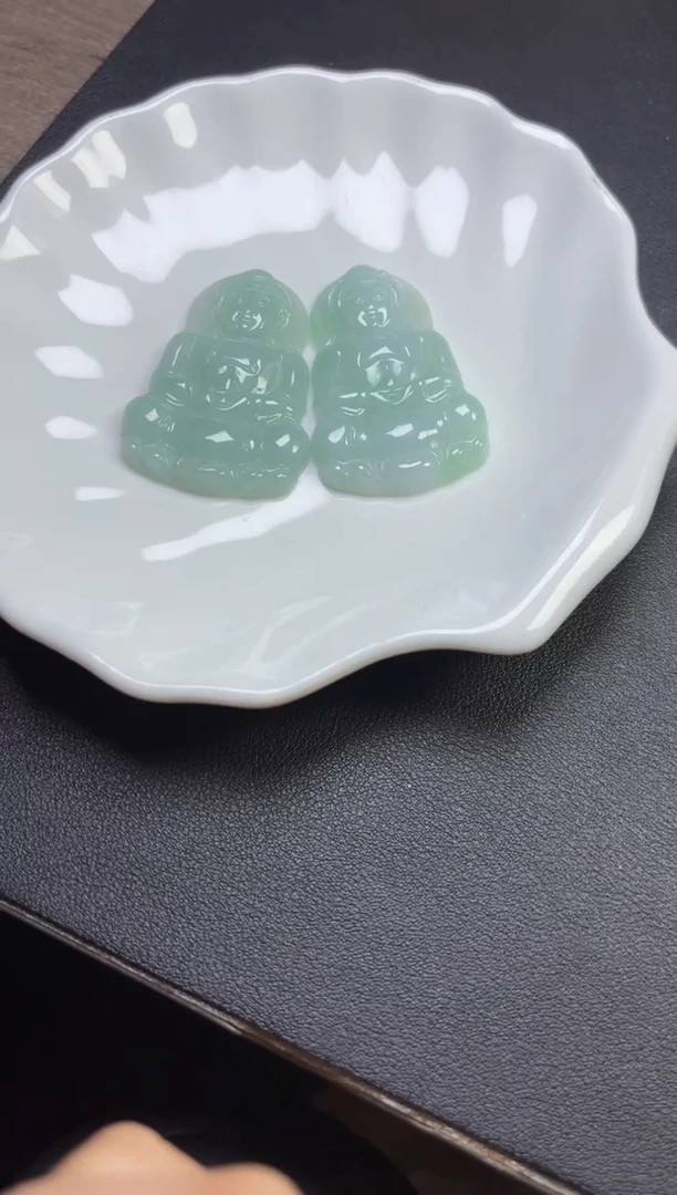 翡翠挂件未镶嵌多样性发一件CZRG1203
