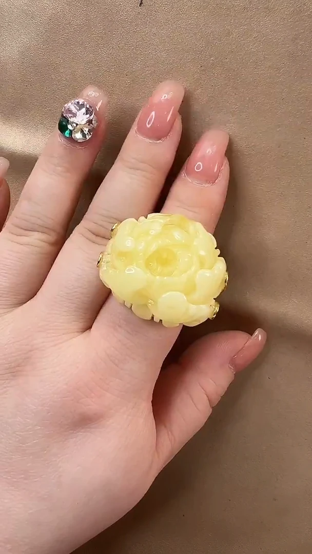 琥珀颈饰未镶嵌戒指