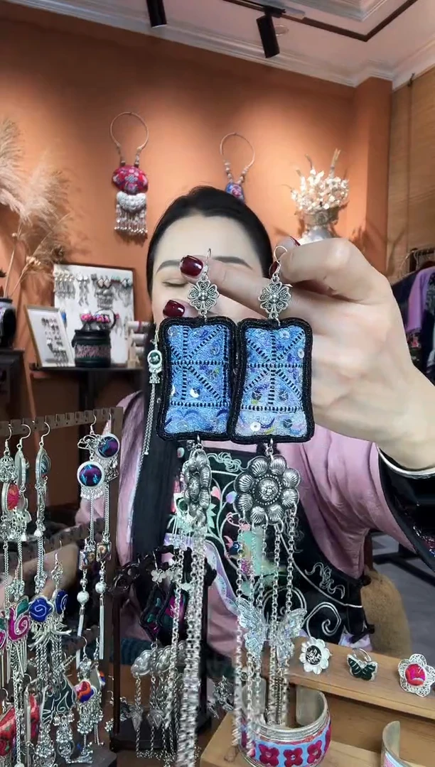 【闪购商品】刺绣纯手工民族风耳环